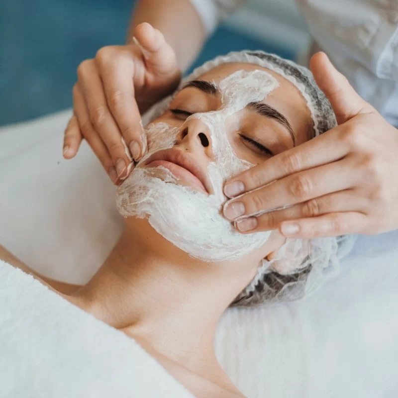 Trattamenti estetici viso: guida completa